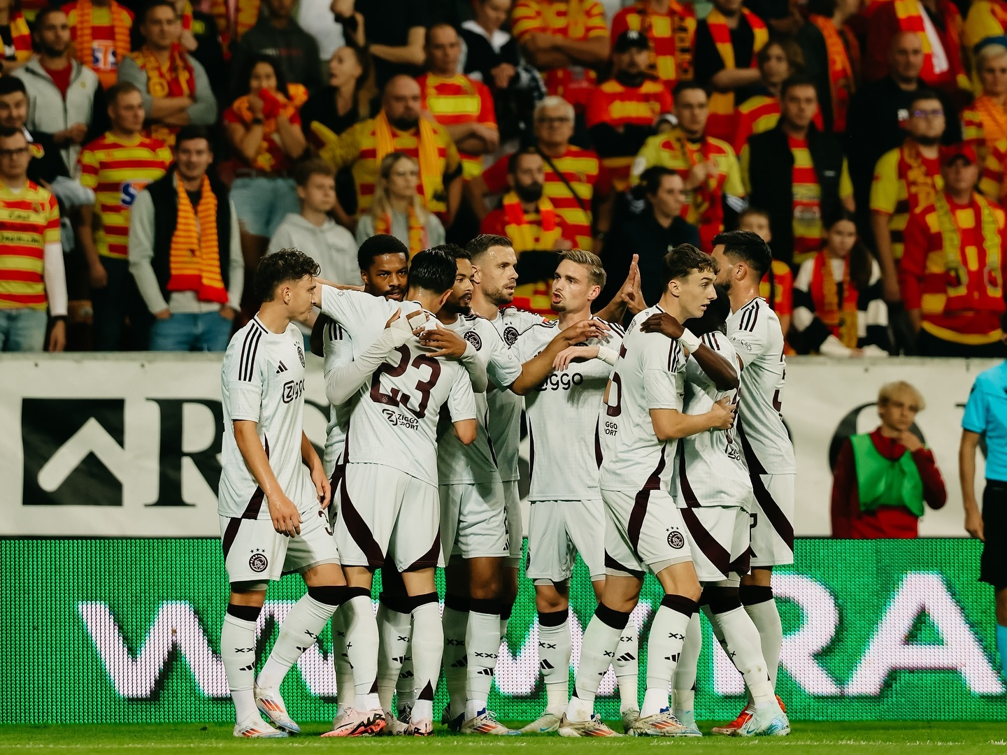 Zdjęcie pochodzi z mediów społecznościowych AFC Ajaxu